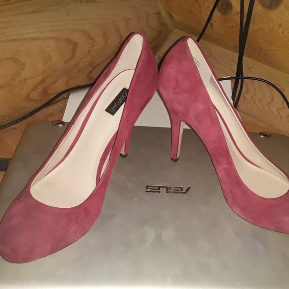 Joan & David Daerina SZ 7 M Raspberry Pink Red Suede 4" Heel Almond Toe Pumps - Picture 2 of 9